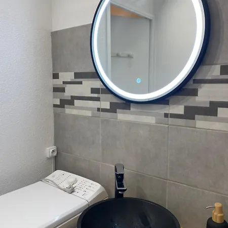 Coudou T2 Cosy à 2 Pas De La * Six-Fours-les-Plages